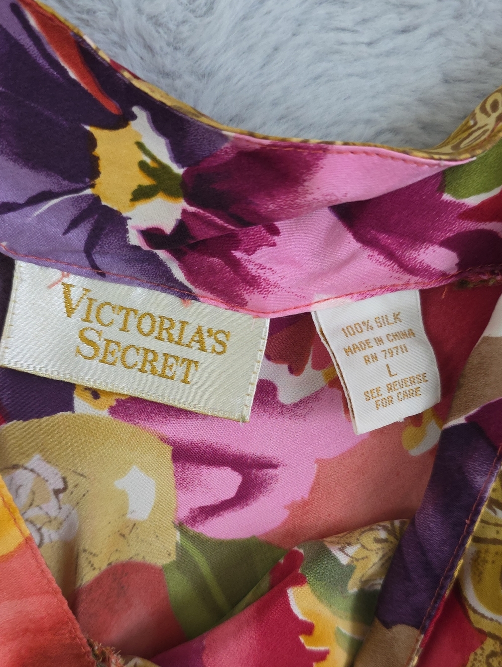 Victoria's Secret 100% Silk Floral Cowl Neck Cami Tank Top Size L - Picture 3 of 8